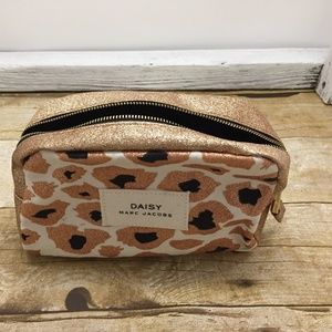 Gold Marc Jacobs (DAISY Makeup Bag)